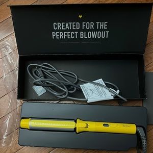 Drybar curling iron